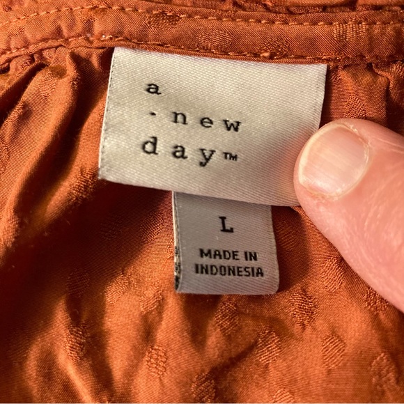 A•new Day Boho Style Women’s Sz L V-neck Shimmery Rust Rayon Drawstring Opt Top - Picture 7 of 10